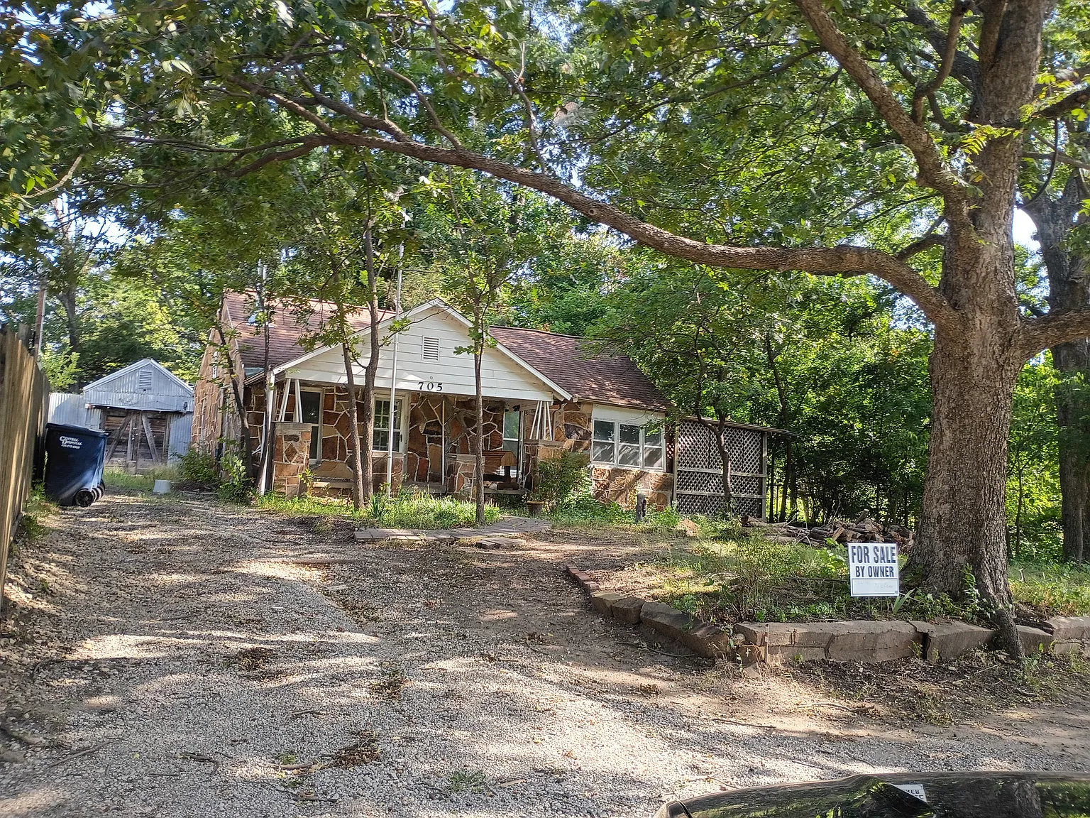 1 bed, 990 sqft, $915 — Photo 1