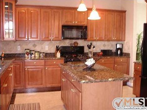 2nd image of 3279 Churchill Dr
