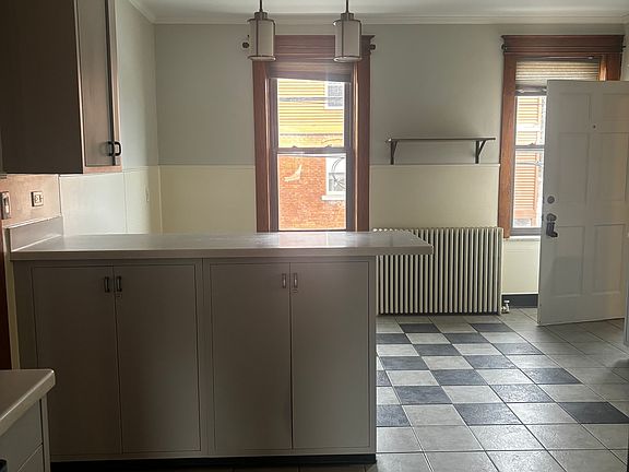 5th image of 171 Saratoga Ave APT 2