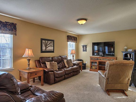 5th image of 1705 Ashcombe Dr