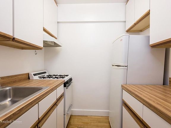 3rd image of 330 E 80th St APT 5B