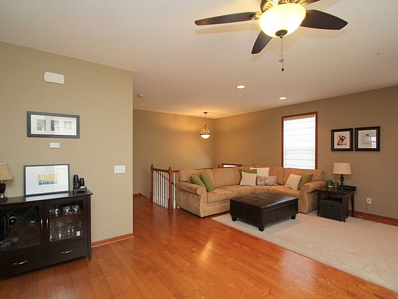 5th image of 3851 La Belle St