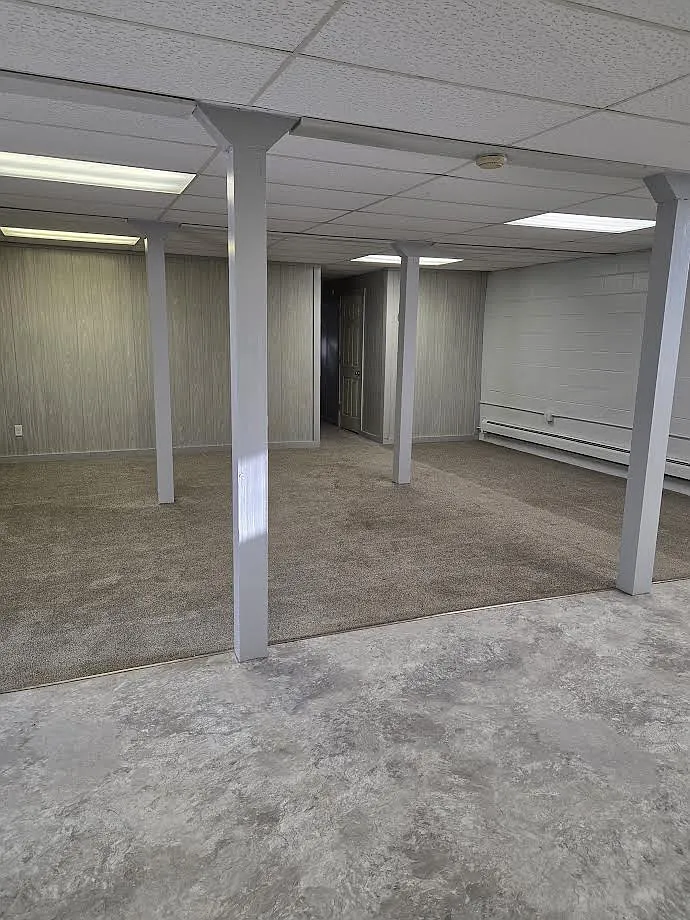 5 bed, 3600 sqft, $1,900 — Photo 2
