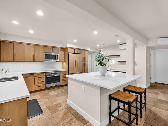 2nd image of 7609 N LYNN OAKS Drive