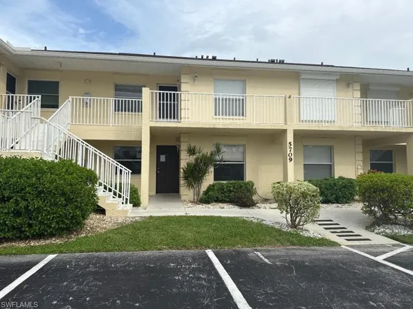 5709 Foxlake DR Apt 2, NORTH FORT MYERS, FL 33917