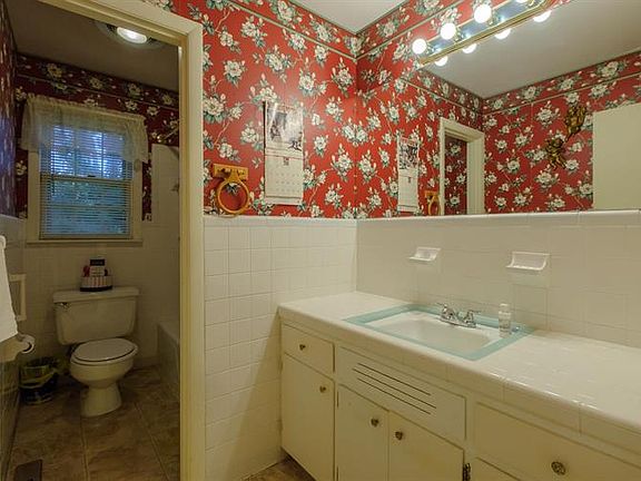 4th image of 134 Bel Aire Dr