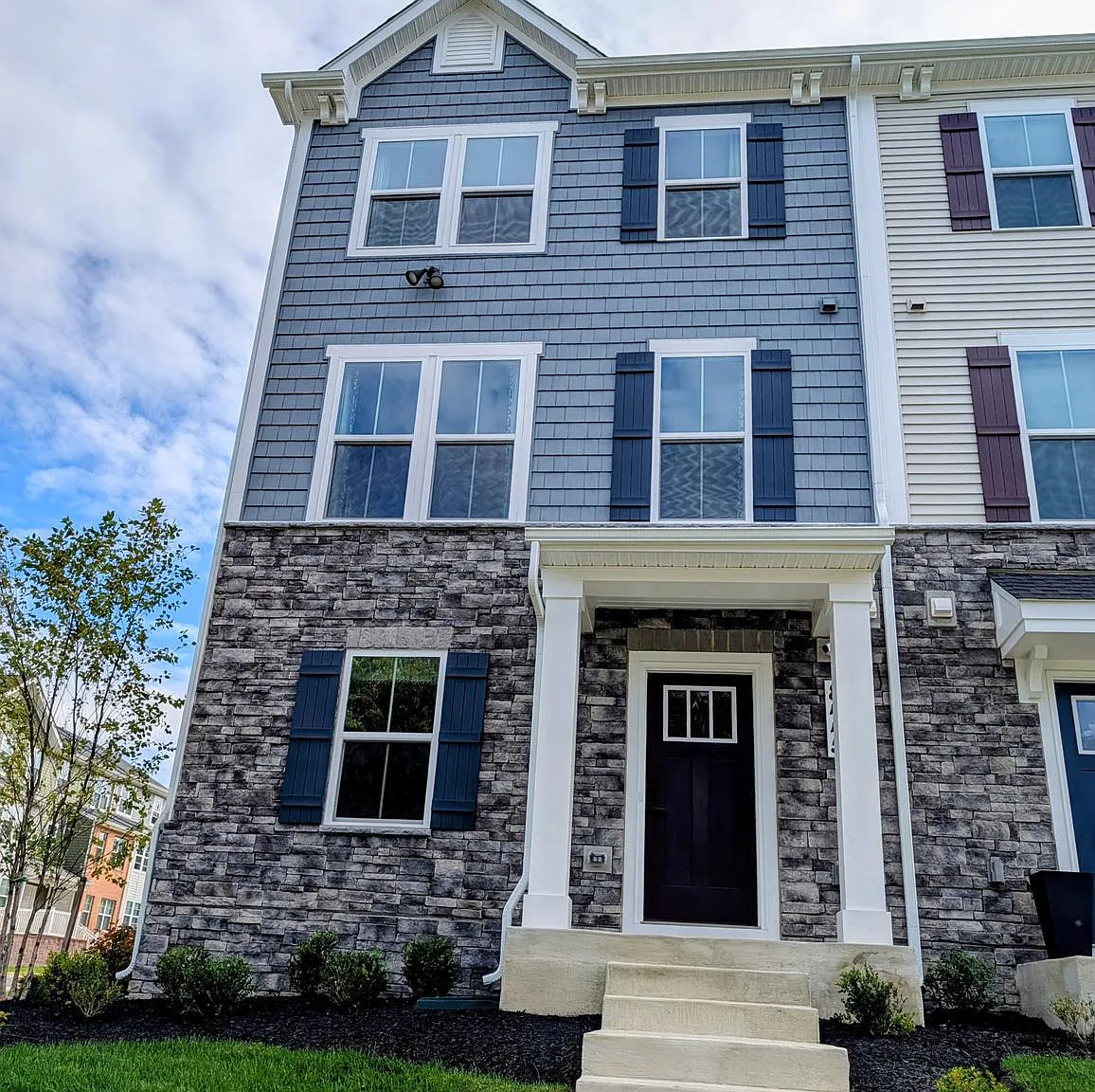 3 bed, 4.0 bath, 2084 sqft, $3,800 — Photo 1