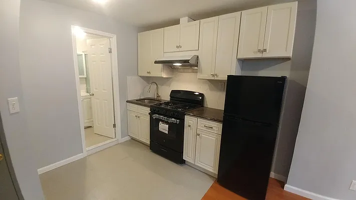 Rented by Downtown Mgt & Realty LLC | media 7