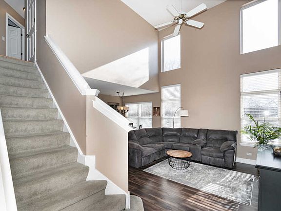 2nd image of 1397 E Baronet Ln