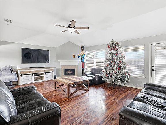 2nd image of 5403 Lavaca Rd