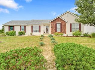 226 Castlewood Dr, Troy, MO 63379