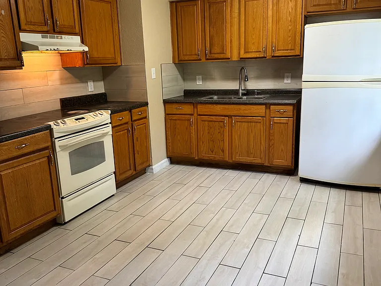 1802 Selleen Dr — Photo 6