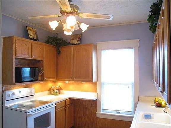 3rd image of 2346 S 34th St