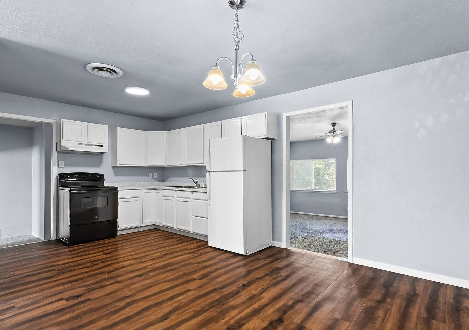 2709 Hillside Dr — Photo 4