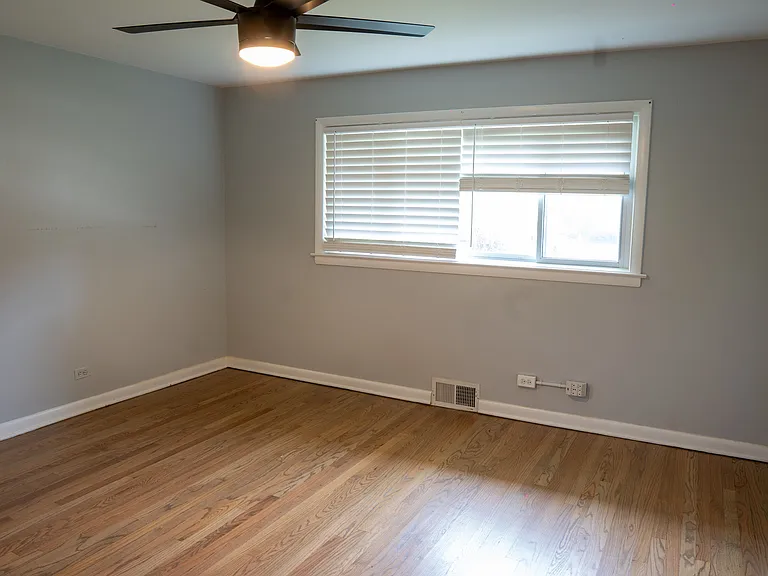 9733 Karlov Ave — Photo 17