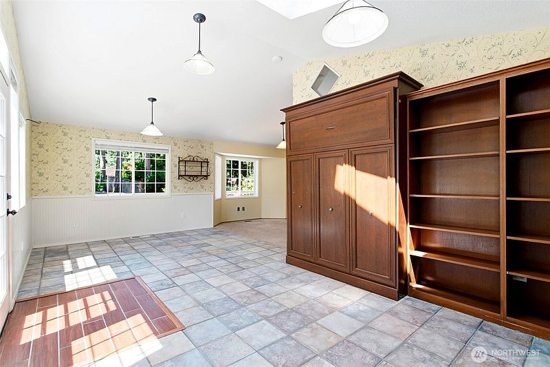 5th image of 9306 Northwood Drive SE