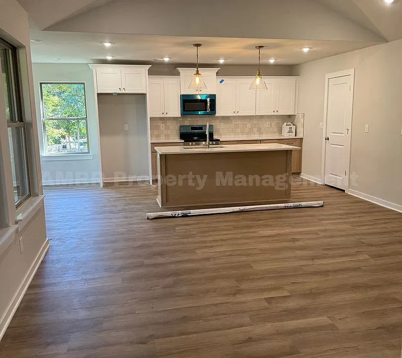 4 Boxford Cir