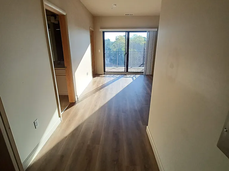 111 S Leroy St — Photo 2
