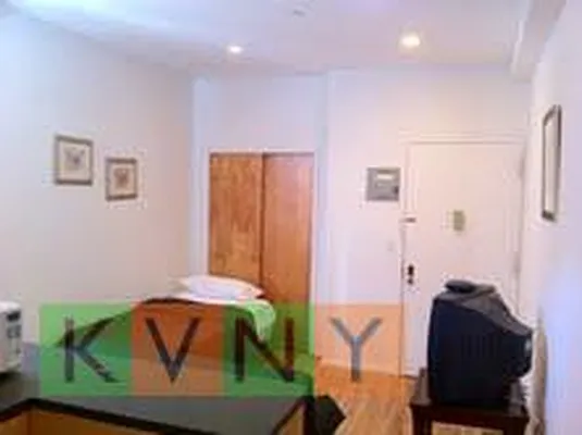 Rented by KVNY Soho | media 13