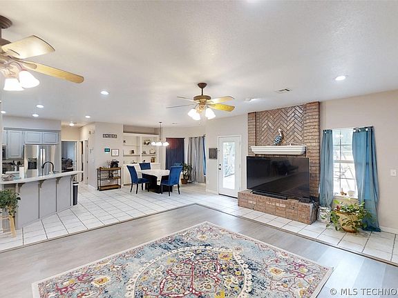 4th image of 9488 Refinery Rd