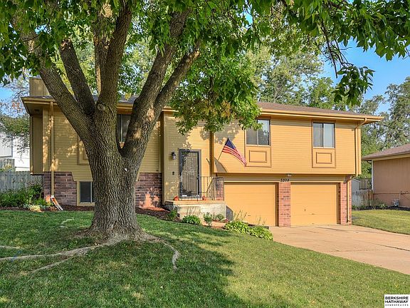 3rd image of 3208 Lookingglass Dr