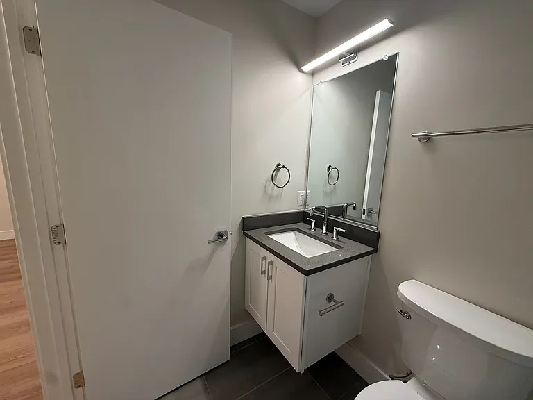 52nd Street Residences — Photo 62