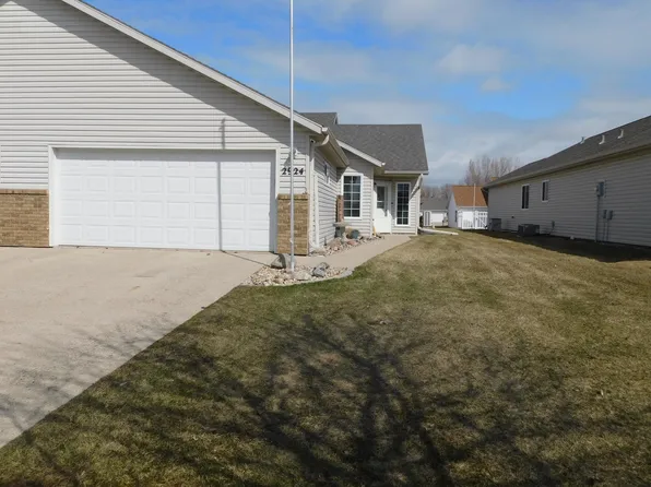 2924 35th St S, Moorhead, MN 56560