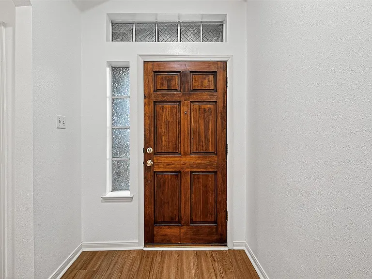 17303 Kenton Crossing Ln — Photo 6