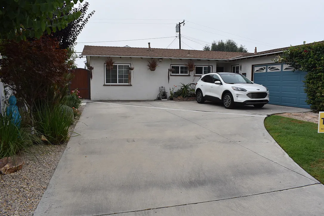 2 bed, 800 sqft, $2,800 — Photo 1
