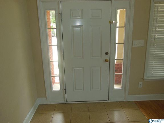 4th image of 2503 Millwood Cir SE