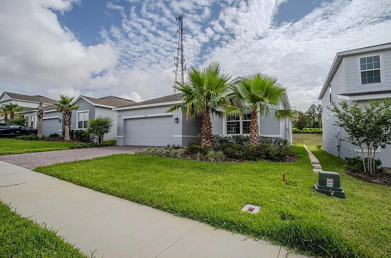 3 bed, 2.0 bath, 1554 sqft, $2,550 — Photo 3