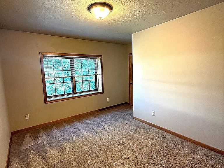 502 SW Evergreen Ave — Photo 8