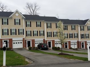 228 Persimmon Ln, Canonsburg, PA 15317
