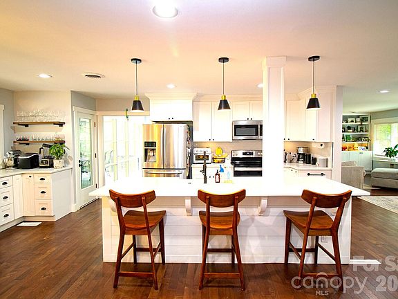 4th image of 36 Clarendon Rd
