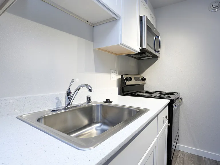 Azure Apartments — Photo 15