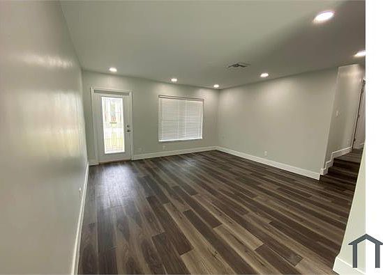 3rd image of 4390 SW 23rd St