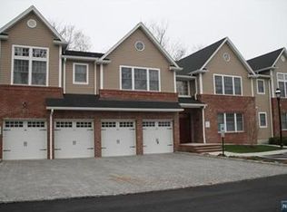24 Hemlock Ln, Tenafly, NJ 07670