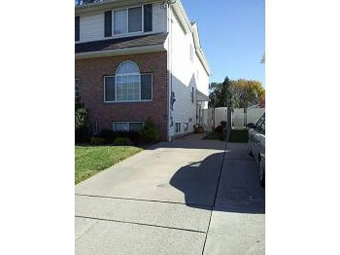 346 Willowbrook Rd photo 1