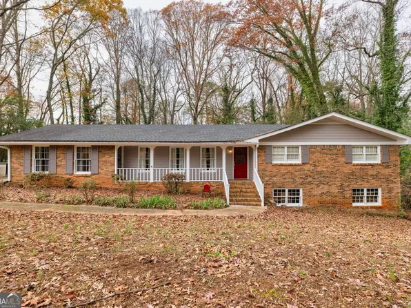 989 Crestwood Ln, Stone Mountain, GA 30087