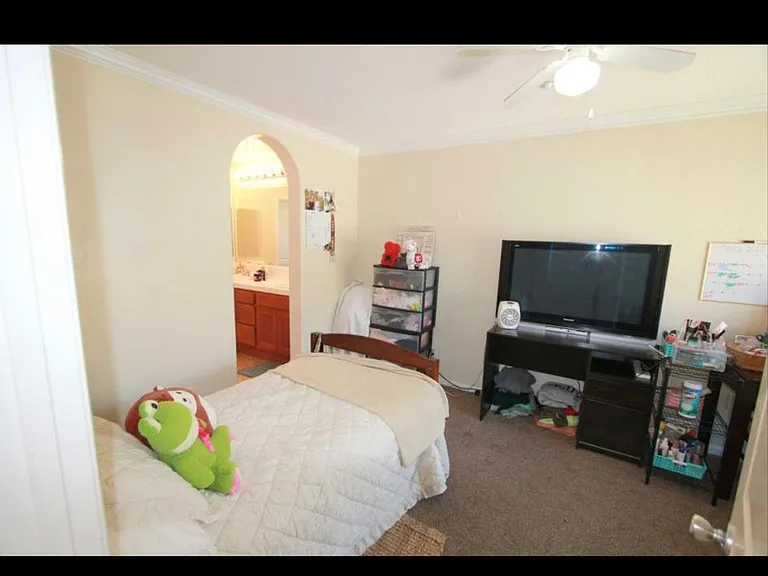 818 Almond Rd — Photo 13