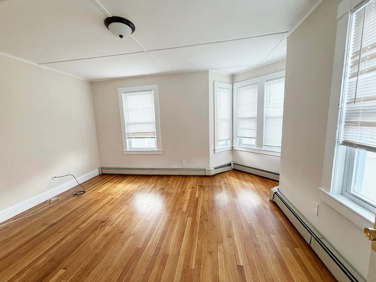 2 bed, 800 sqft, $2,300 — Photo 4