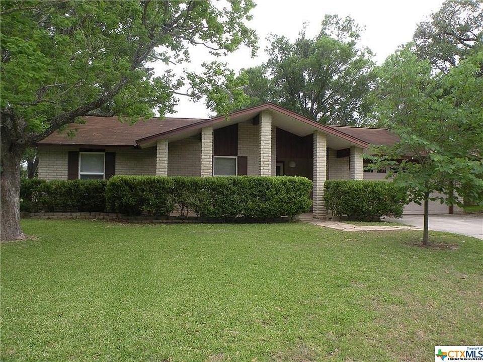 1st image of 1721 Willow Ln