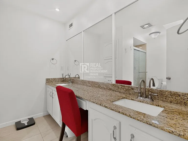 4548 Newcombe Dr — Photo 23
