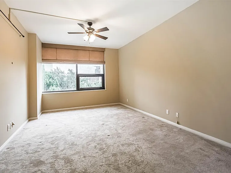 15 Greenway Plz #5C — Photo 10