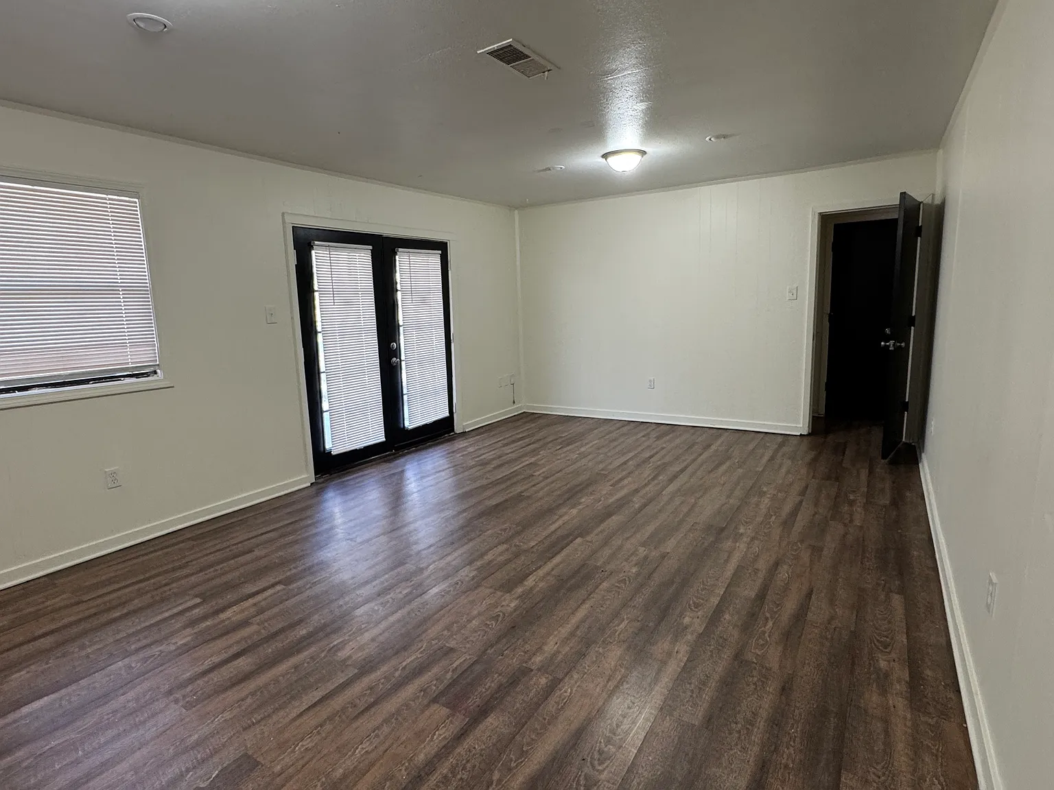 1162 Marble St — Photo 2