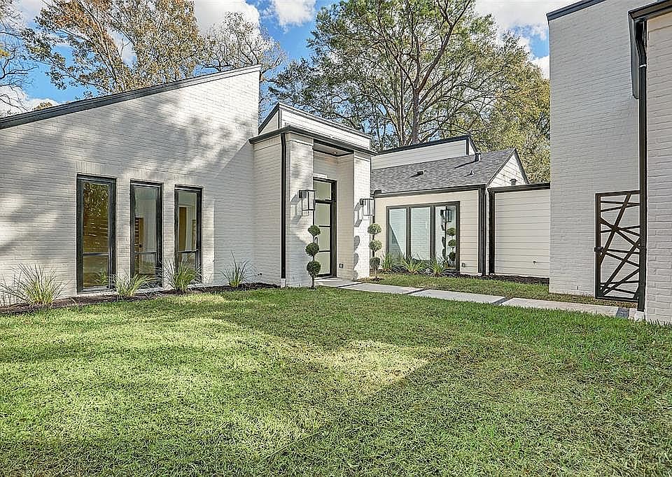 1st image of 10038 Briar Dr