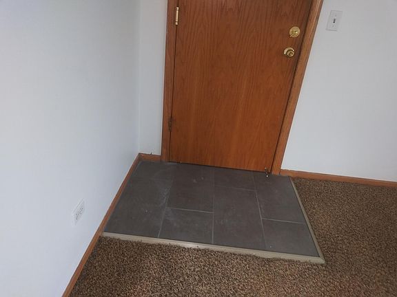 4th image of 9819 Linn Ave APT 2