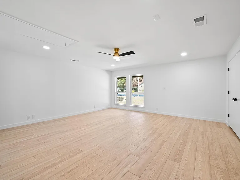 1017 Cripple Creek Dr — Photo 20