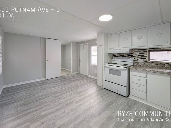 3rd image of 4351 Putnam Ave #3