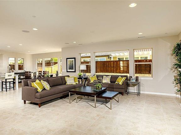 3rd image of 27890 Ladoga Dr